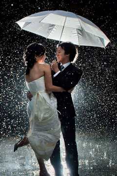 《浪漫的依伞》